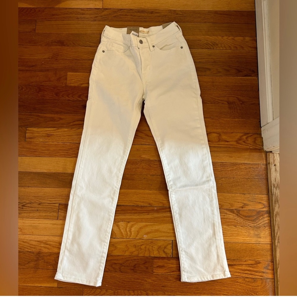 Levi Classic Straight Mid Rise Jeans